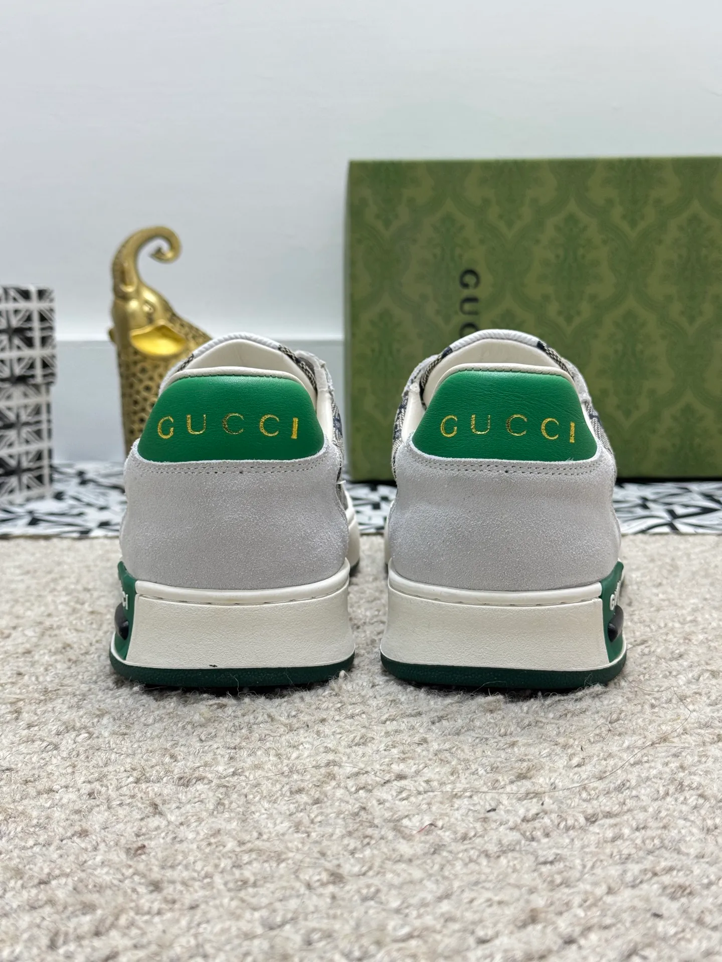 Men's shoes 💰400 [New model] 🪳🪳Gucci─Gucci classic. Gucci purchase level, comparable to genuine products without pressure, colorful style prevails, really looks good on the feet, original leather imported from Italy, the texture is amazing! Lasting technology, first-layer sheepskin lining imported from Italy, highly recommended product, a must-see, high quality will definitely satisfy you! Size: 38-44 (45 customized